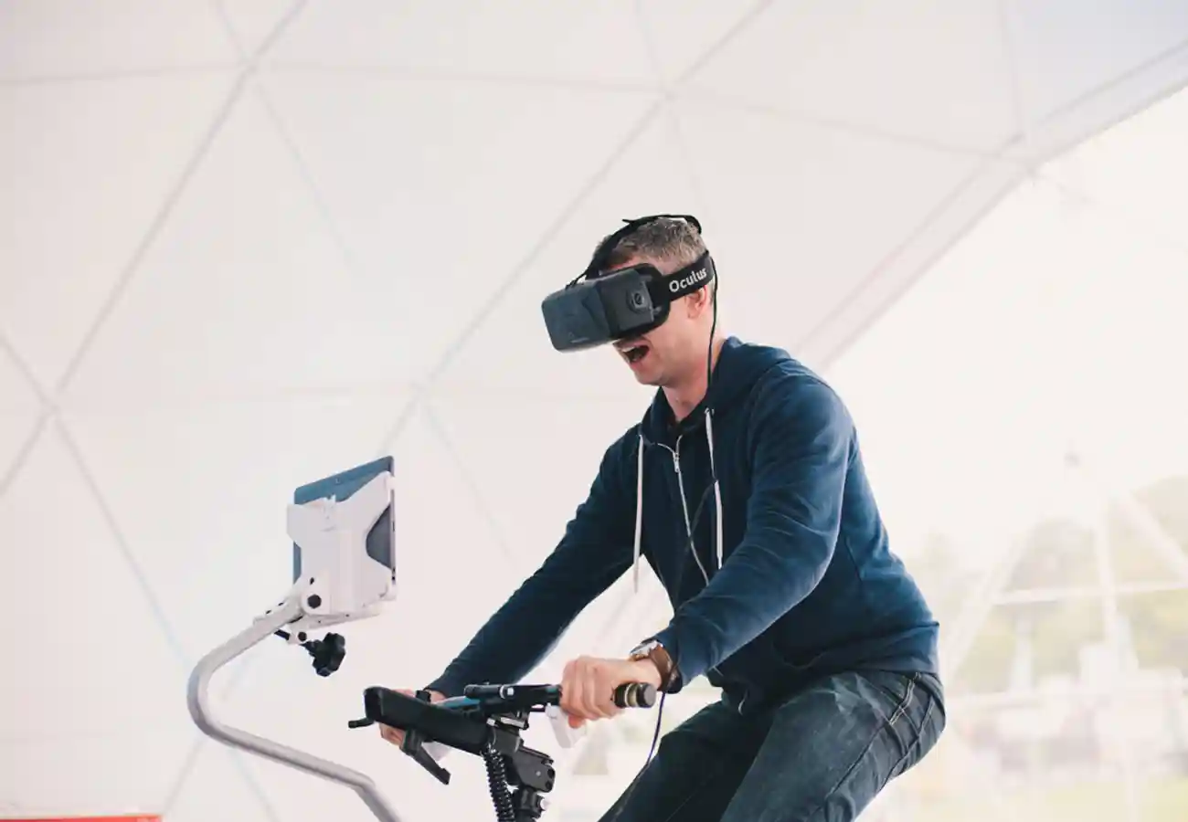 E-Lites Brand Activation Festivals Brand Activation Experiential Oculus bike Virtual Reality