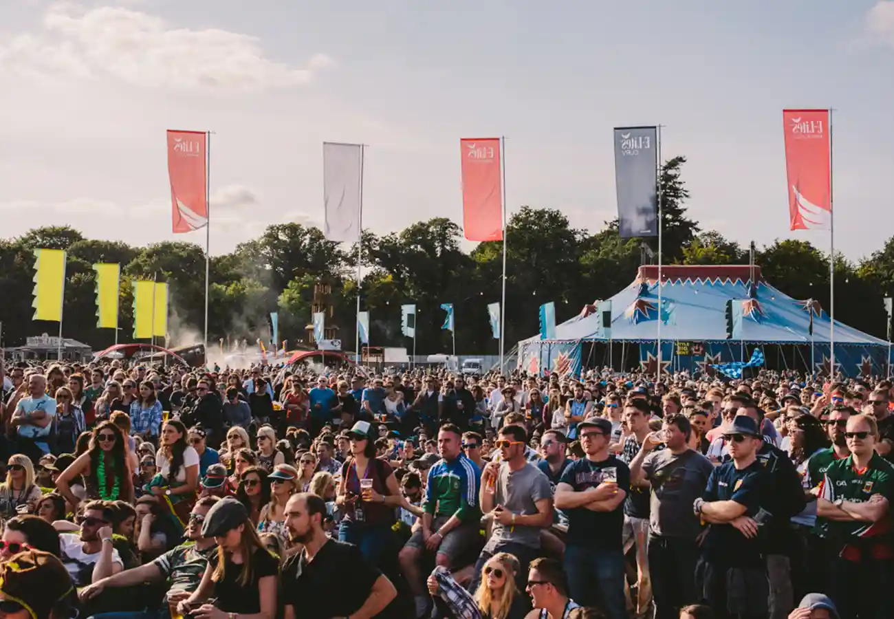 E-Lites Brand Activation Festivals Brand Activation Experiential crowd
