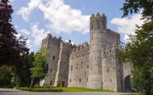 https://grooveyard.ie/wp-content/uploads/2019/02/Kilkea-Castle.jpg